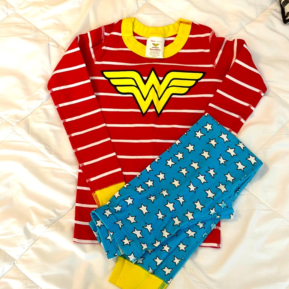 Hanna Andersson, Wonder Woman pajamas, size 6-7